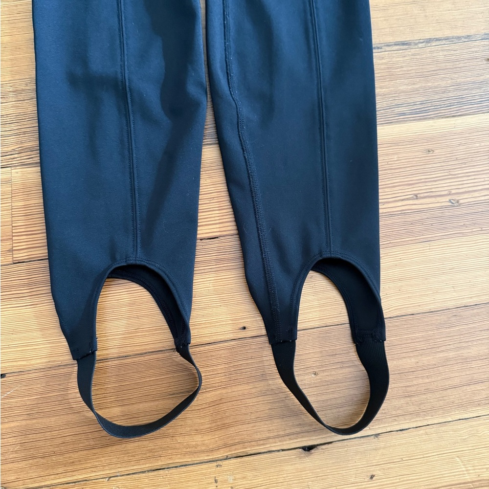 ALO Yoga Black Leggings - Picture 4 of 12